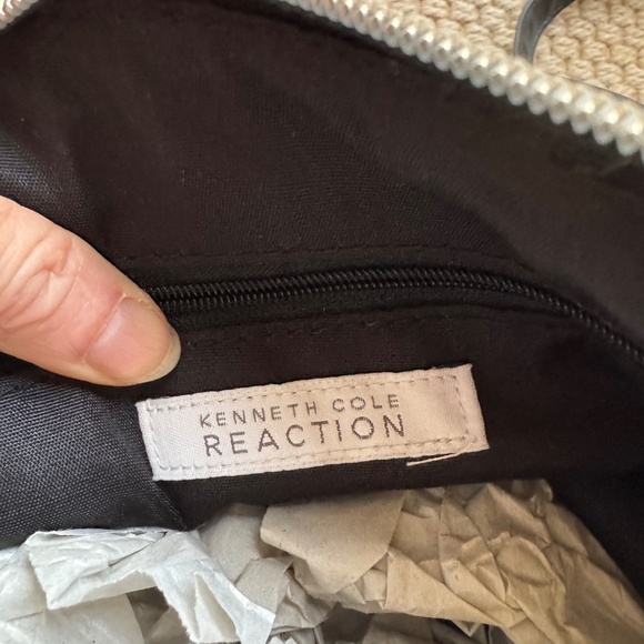 Kenneth Cole Reaction Black  Satchel Shoulder Crossbody Purse - Picture 5 of 6